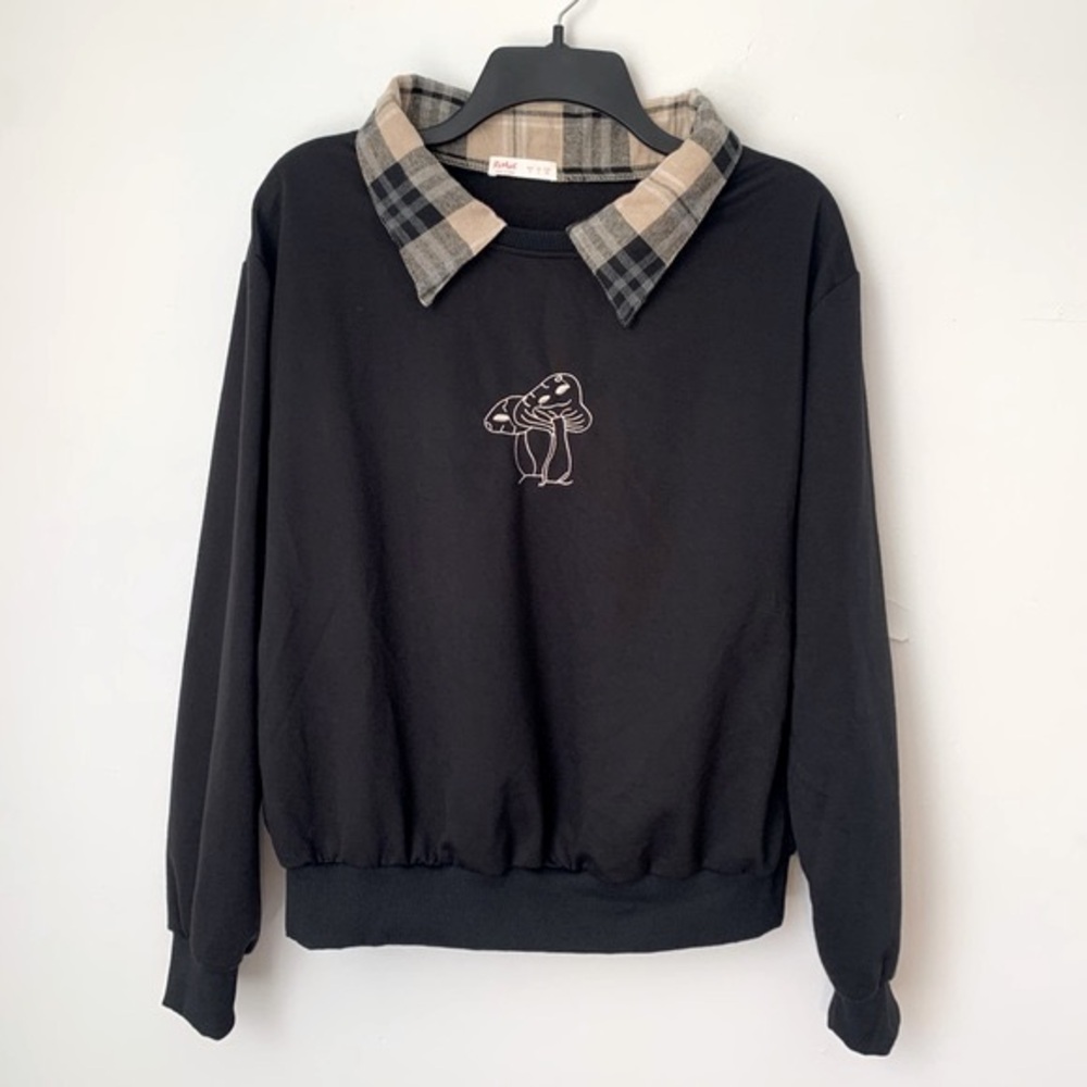 Romwe Mushroom Sweatshirt Small